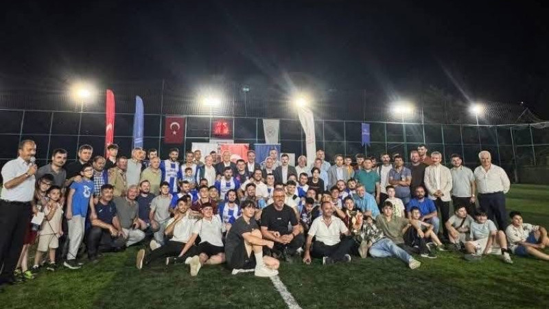 Şalpazarı’nda Futbol Coşkusu: Kupayı Turalıuşağı Gençlik Kaldırdı
