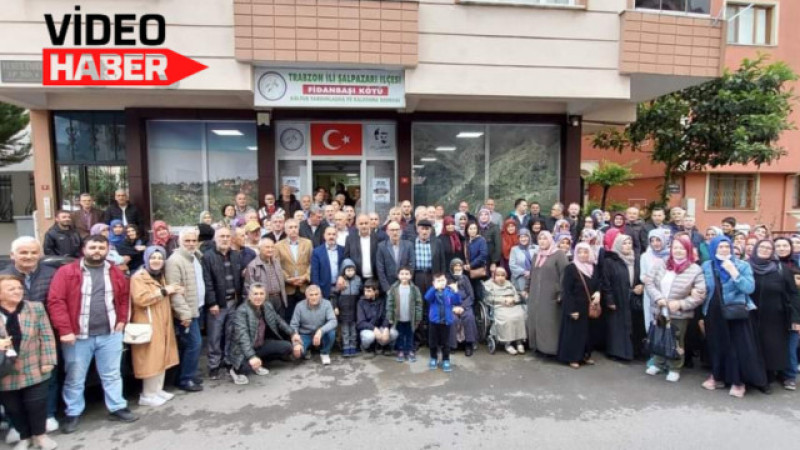 Fidanbaşı Köyü Hacılarını Yolcu Etti 