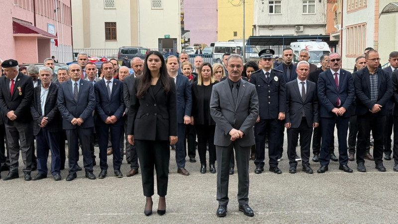 ŞALPAZARI’NDA 10 KASIM ATATÜRK’Ü ANMA TÖRENİ DÜZENLENDİ